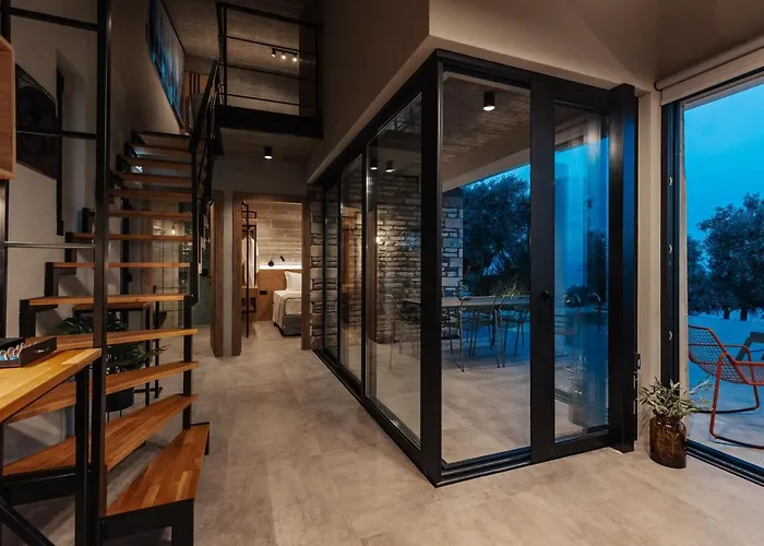 Olive Blue Thassos Luxury * אסטריס