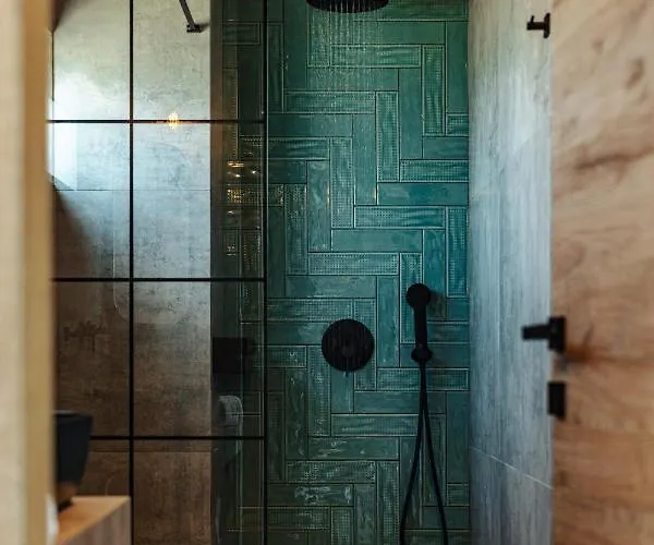 Olive Blue Thassos Luxury אסטריס